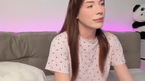 Snapshot of kristina_angel1 chatting on 12/20/25, 02:02 polya online show from 12/20/25, 02:02