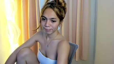 Snapshot of kristine_lux chatting on 07/01/26, 11:04 kristine online show from 07/01/26, 11:04