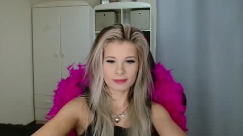 Snapshot of kristineamore chatting on 10/23/25, 07:29 KristineAmore online show from 10/23/25, 07:29