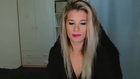 Snapshot of kristineamore chatting on 11/14/25, 04:17 KristineAmore online show from 11/14/25, 04:17