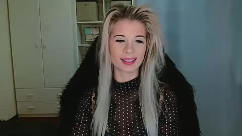 Snapshot of kristineamore chatting on 11/20/25, 07:41 KristineAmore online show from 11/20/25, 07:41