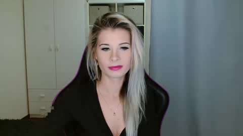 Snapshot of kristineamore chatting on 12/03/25, 07:38 KristineAmore online show from 12/03/25, 07:38