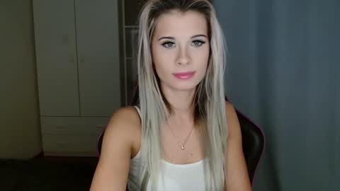 Snapshot of kristineamore chatting on 12/04/25, 05:43 KristineAmore online show from 12/04/25, 05:43