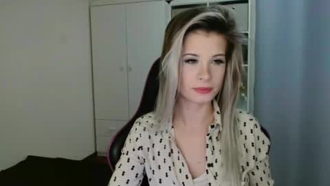 Snapshot of kristineamore chatting on 01/08/26, 07:32 KristineAmore online show from 01/08/26, 07:32