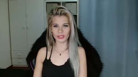 Snapshot of kristineamore chatting on 02/17/26, 03:19 KristineAmore online show from 02/17/26, 03:19