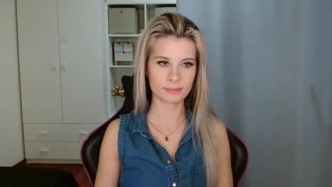 Snapshot of kristineamore chatting on 02/28/26, 07:26 KristineAmore online show from 02/28/26, 07:26