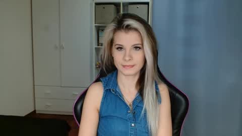 KristineAmore online show from 03/19/26, 07:23