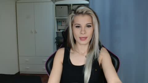 KristineAmore online show from 04/22/26, 07:00