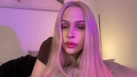 Kristy and Alice online show from 09/25/25, 08:23