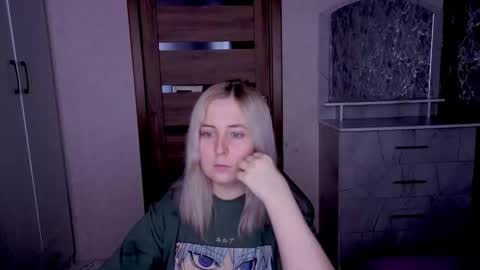 Kristy online show from 04/17/26, 07:28