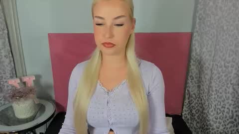 KristyFlowers online show from 03/25/26, 03:51