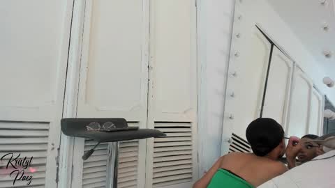 Cristina online show from 12/02/25, 07:42