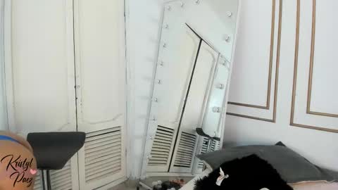 Cristina online show from 12/04/25, 07:44