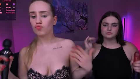 Snapshot of kristylovee chatting on 09/15/25, 02:33 Kristy online show from 09/15/25, 02:33