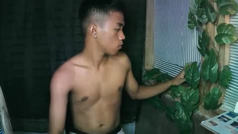 Snapshot of kritthanarkorn chatting on 10/17/25, 02:30 kritthanarkorn online show from 10/17/25, 02:30