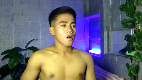 kritthanarkorn online show from 12/18/25, 05:35