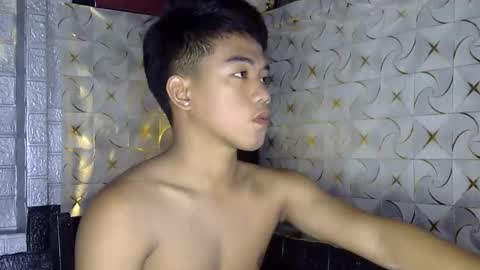 kritthanarkorn online show from 04/19/26, 03:17