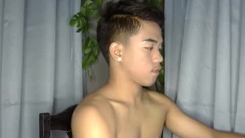 Snapshot of kritthanarkorn chatting on 05/08/26, 02:39 kritthanarkorn online show from 05/08/26, 02:39