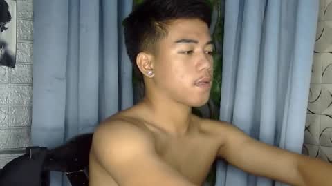 Snapshot of kritthanarkorn chatting on 05/08/26, 02:55 kritthanarkorn online show from 05/08/26, 02:55