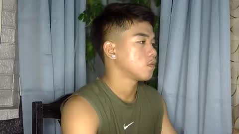 Snapshot of kritthanarkorn chatting on 05/10/26, 12:43 kritthanarkorn online show from 05/10/26, 12:43