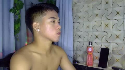 Snapshot of kritthanarkorn chatting on 05/11/26, 03:07 kritthanarkorn online show from 05/11/26, 03:07