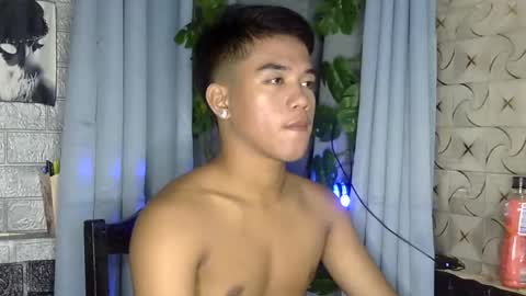 Snapshot of kritthanarkorn chatting on 05/11/26, 04:15 kritthanarkorn online show from 05/11/26, 04:15
