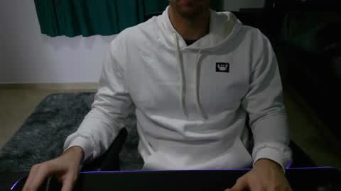 Snapshot of krocr_iras chatting on 06/14/26, 07:05 Lucas Edu online show from 06/14/26, 07:05