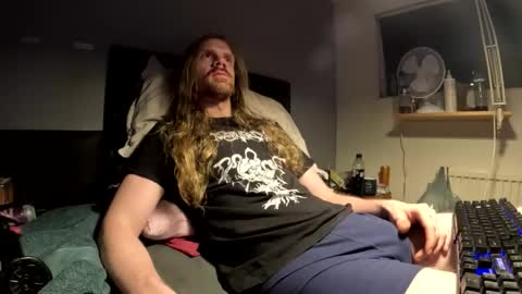 Snapshot of krullz123 chatting on 12/02/25, 10:27 Krullz online show from 12/02/25, 10:27