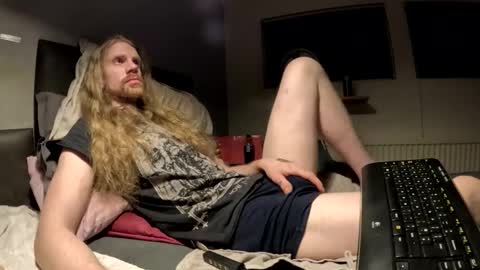 Snapshot of krullz123 chatting on 01/13/26, 11:54 Krullz online show from 01/13/26, 11:54