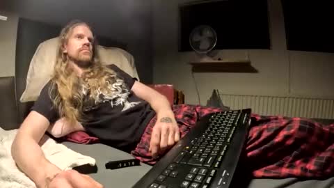 Snapshot of krullz123 chatting on 01/15/26, 12:26 Krullz online show from 01/15/26, 12:26