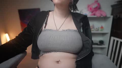 Snapshot of krystalsyxx chatting on 02/16/25, 04:53 Krystal Syx online show from 02/16/25, 04:53