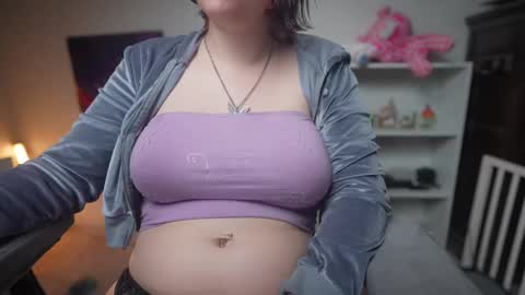 Snapshot of krystalsyxx chatting on 02/20/25, 05:07 Krystal Syx online show from 02/20/25, 05:07