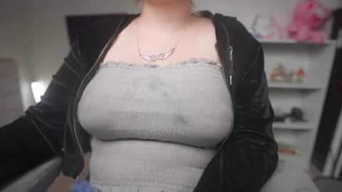 Snapshot of krystalsyxx chatting on 09/30/25, 10:37 Krystal Syx online show from 09/30/25, 10:37