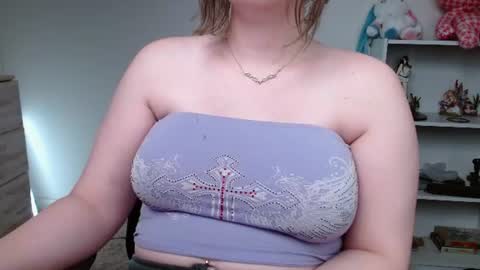 Snapshot of krystalsyxx chatting on 06/24/26, 02:05 Krystal Syx online show from 06/24/26, 02:05
