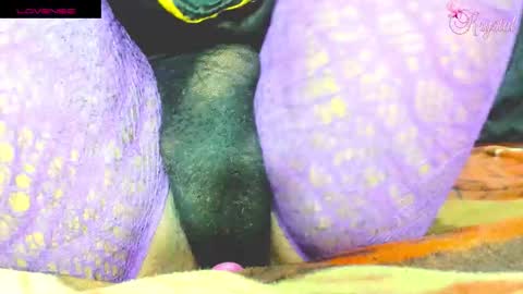 Snapshot of krystarxxx chatting on 11/23/25, 11:32 kryxtal online show from 11/23/25, 11:32