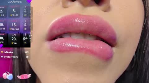 Snapshot of krysten_ritter2 chatting on 12/26/24, 06:19 krys online show from 12/26/24, 06:19
