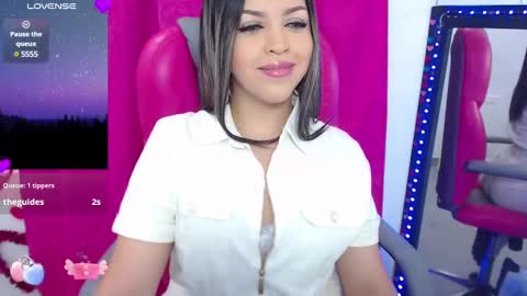 Snapshot of krysten_ritter2 chatting on 03/07/25, 05:51 krys online show from 03/07/25, 05:51