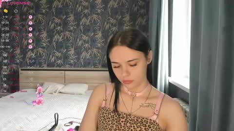 Snapshot of kseni_a chatting on 04/22/26, 07:55 Ksenia online show from 04/22/26, 07:55