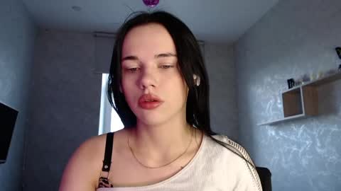 Snapshot of kseni_a chatting on 06/02/26, 05:31 Ksenia online show from 06/02/26, 05:31