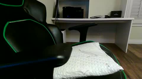 Snapshot of kt12369 chatting on 01/02/25, 07:23 Kevin online show from 01/02/25, 07:23