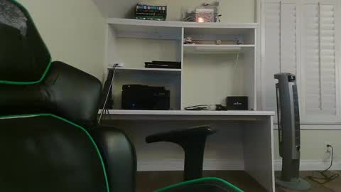 Snapshot of kt12369 chatting on 01/08/25, 07:34 Kevin online show from 01/08/25, 07:34