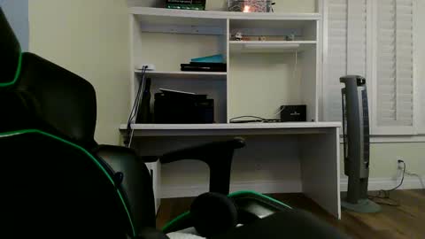 Snapshot of kt12369 chatting on 01/21/25, 07:26 Kevin online show from 01/21/25, 07:26