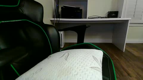 Snapshot of kt12369 chatting on 01/24/25, 07:41 Kevin online show from 01/24/25, 07:41