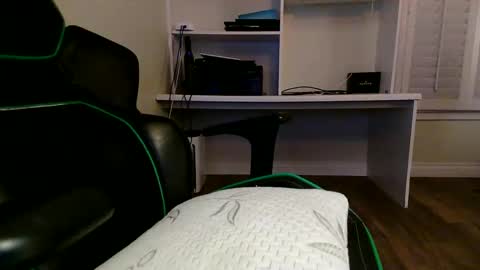 Snapshot of kt12369 chatting on 01/27/25, 07:45 Kevin online show from 01/27/25, 07:45