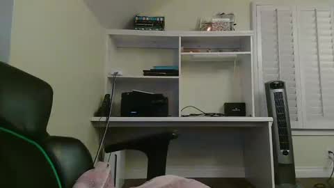 Snapshot of kt12369 chatting on 03/06/25, 07:47 Kevin online show from 03/06/25, 07:47