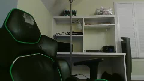 Snapshot of kt12369 chatting on 11/07/25, 07:41 Kevin online show from 11/07/25, 07:41