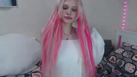 Emilia online show from 02/16/25, 08:00