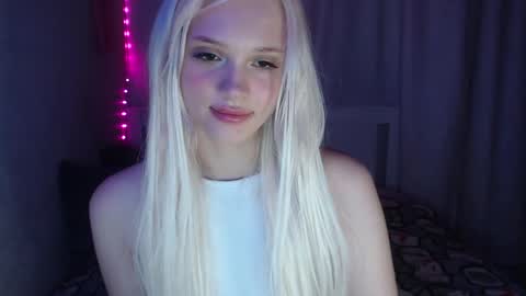 Emilia online show from 02/24/25, 10:58