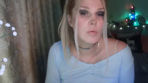 Snapshot of kudesnizza chatting on 12/15/24, 01:54 Annika MTF ts post -op online show from 12/15/24, 01:54