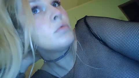 Snapshot of kudesnizza chatting on 01/29/25, 02:00 Annika MTF ts post -op online show from 01/29/25, 02:00